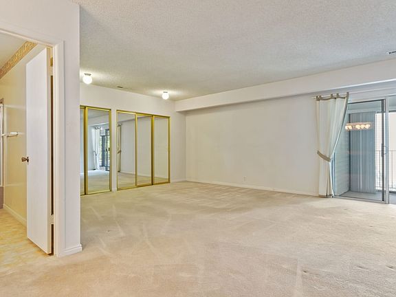 4th image of 24 S Elizabeth St #5