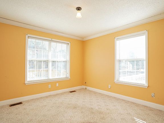 3rd image of 1011 W Elmwood Dr #31