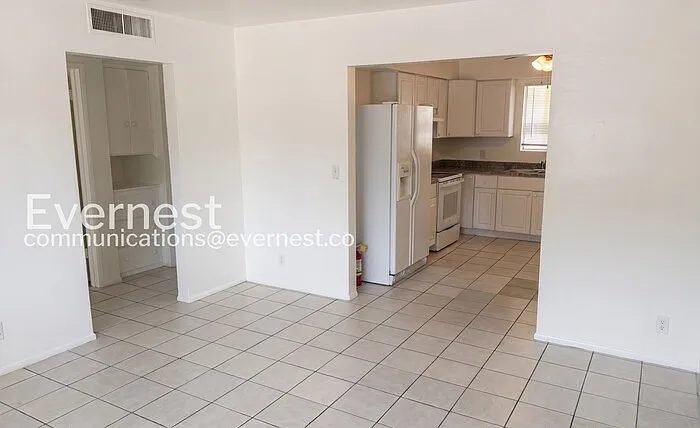445 N Drew St E — Photo 8