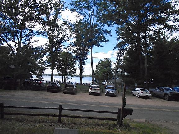 3rd image of 2535 Wolf Lake Dr