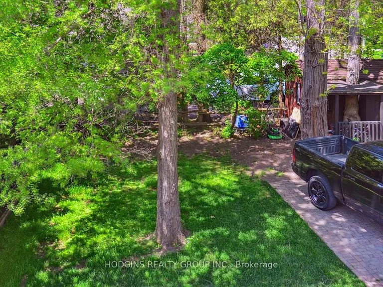 65 Mineola Rd E #LOWER — Photo 12