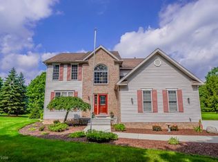 8492 Evergreen Dr, Northfield, OH 44067