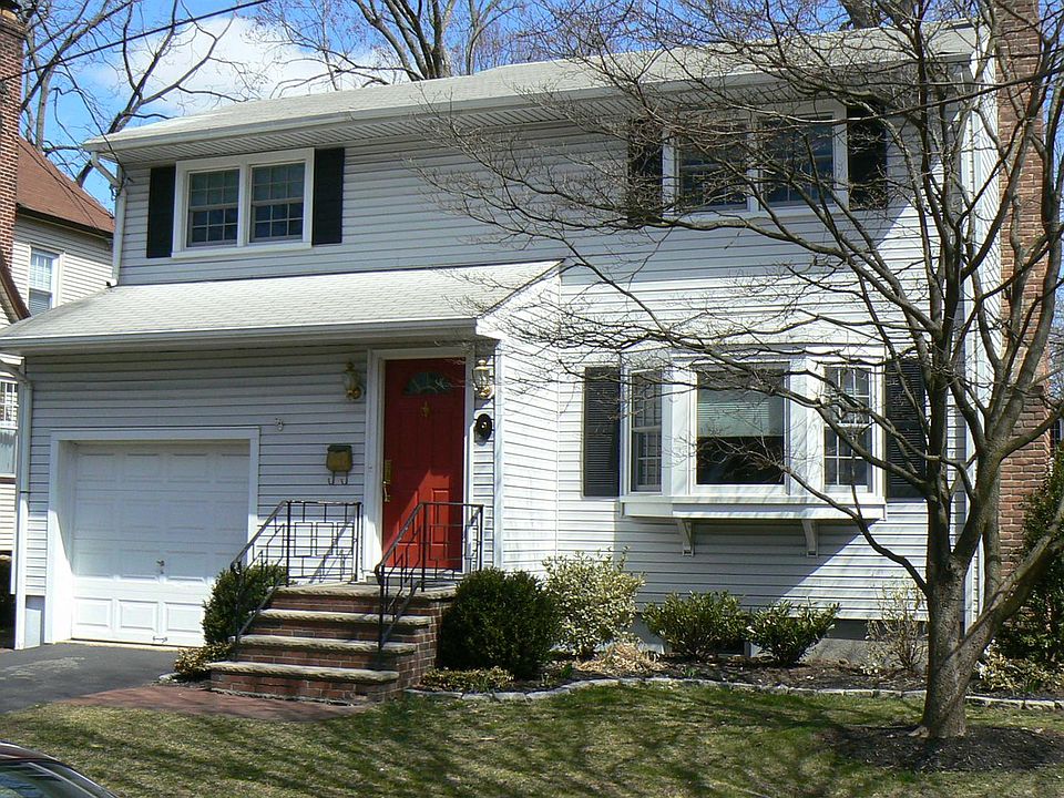 2nd image of 9 Hillside Pl
