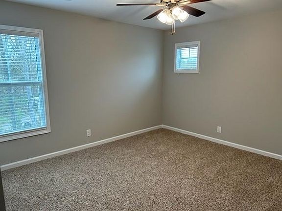2nd image of 1215 Cottonwood Dr