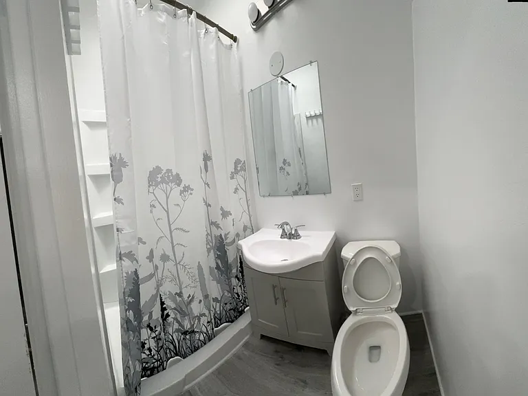 1758 Lincoln Blvd #7 — Photo 3