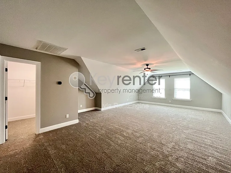 2758 Waterhaven Dr — Photo 22