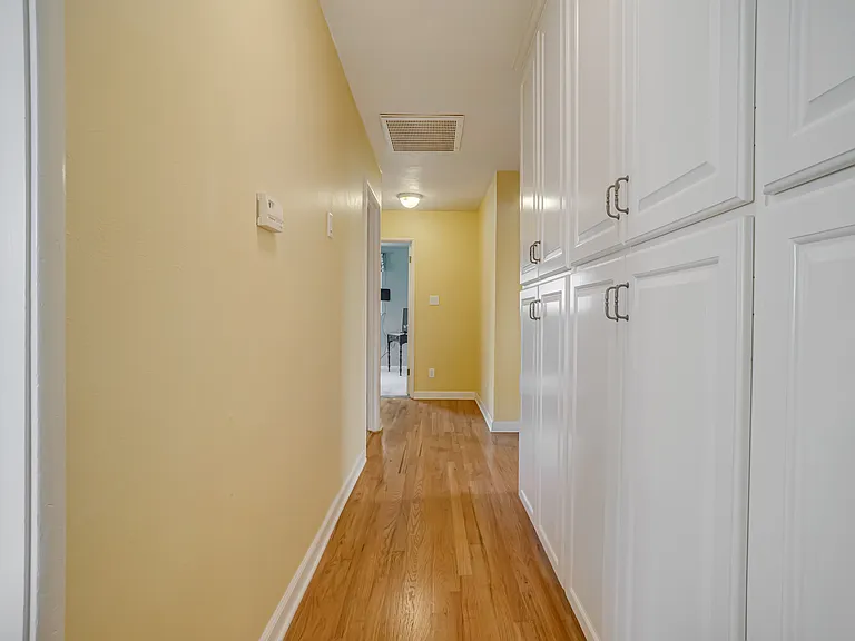 2545 Dewitt Ave — Photo 17