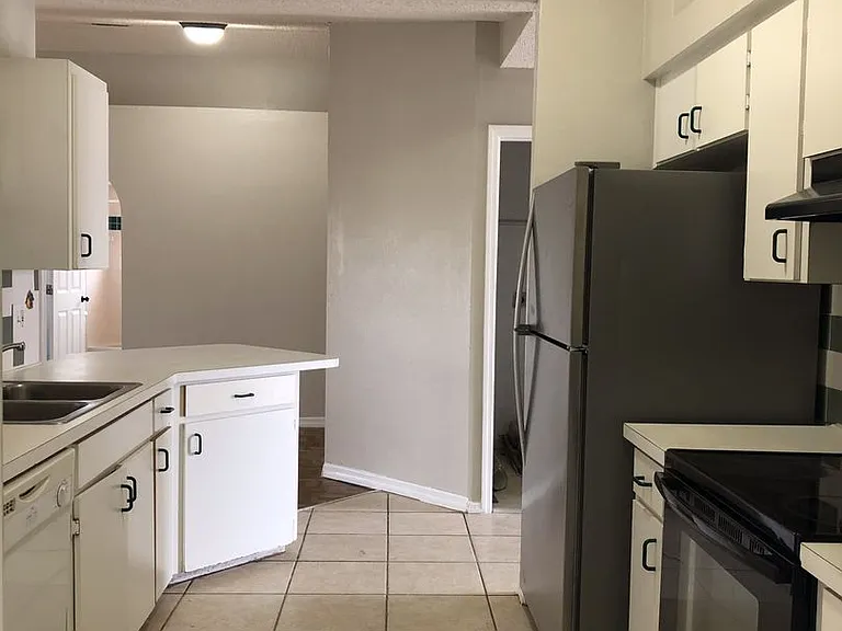 1614 Howland Blvd — Photo 4