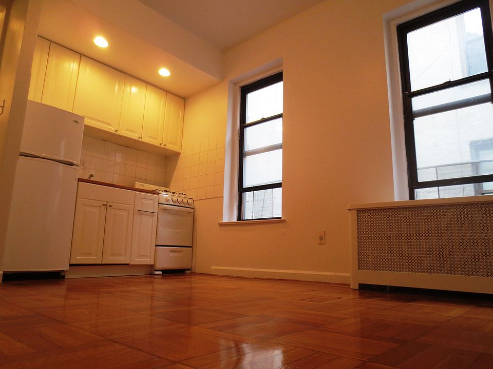1st image of 61 Carmine St APT 5b