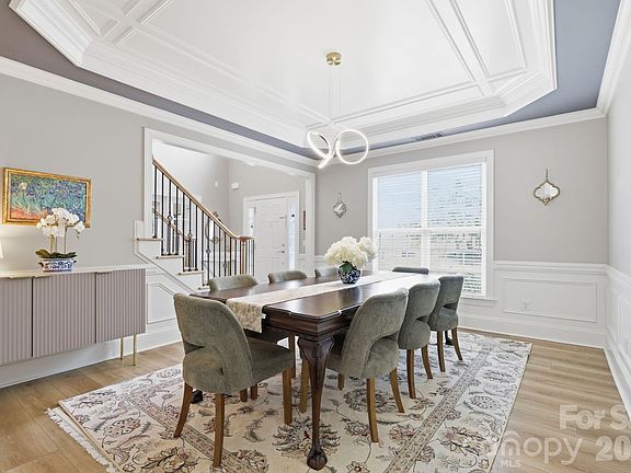 5th image of 5098 Cressingham Dr