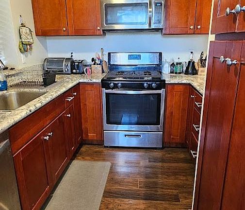 4th image of 1224 Camphor Dr