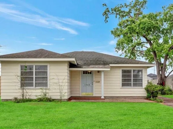 1343 Gardenia Dr, Houston, TX 77018