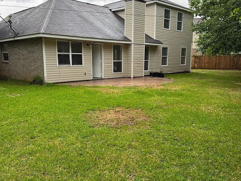2911 Katy Ln — Photo 30