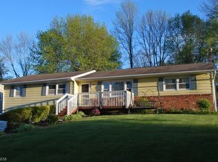 18 Commodore Dr, Lake Hopatcong, NJ 07849