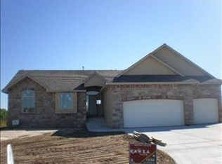 3255 S Bluelake Ct, Wichita, KS 67215