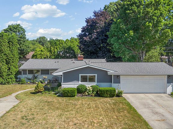 2nd image of 9194 Oakview Dr