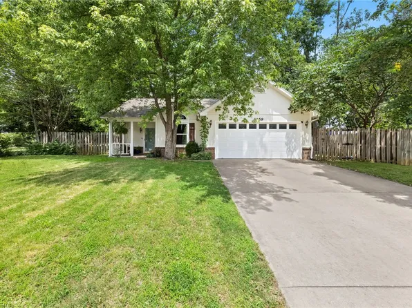 4059 N Eastborough Ct, Fayetteville, AR 72703