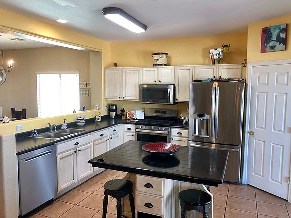 3rd image of 232 W Calle Bayeta