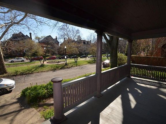 2nd image of 460 Vermont Pl