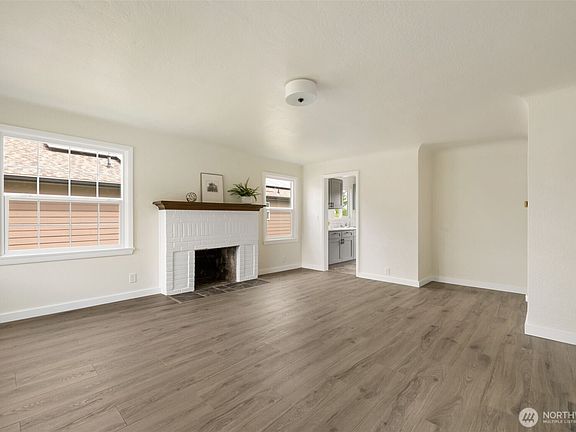 3rd image of 330 Dora Avenue