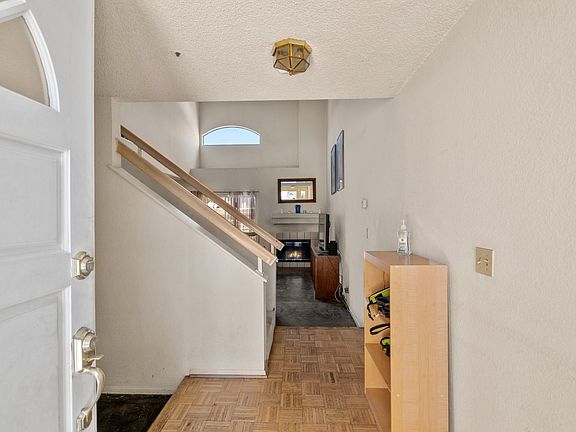 5th image of 9221 Cedros Ave #A