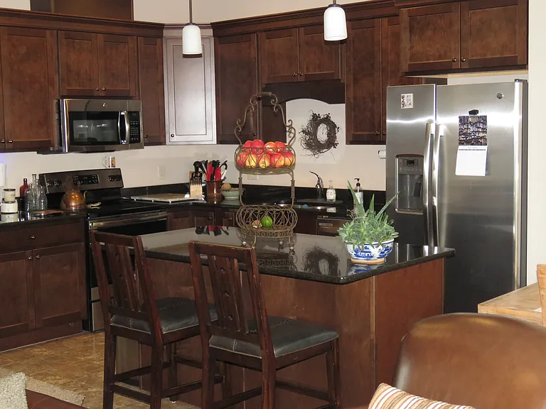 2435 Foxglove Cir — Photo 3