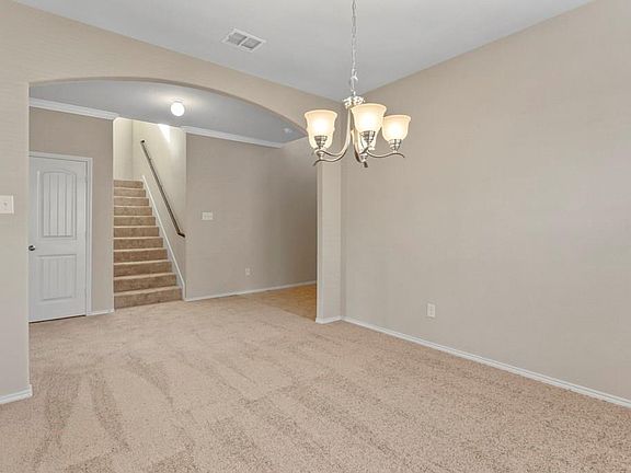 5th image of 420 Blaze Ct