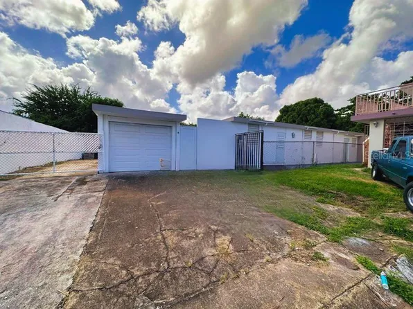 9 8th St, Carolina, PR 00983