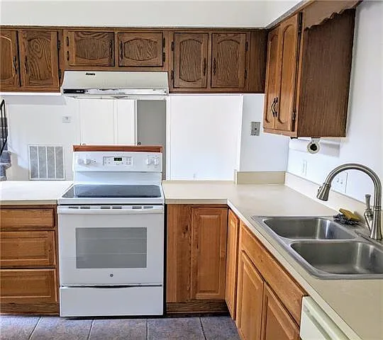 850 Asheville Dr #0 — Photo 5