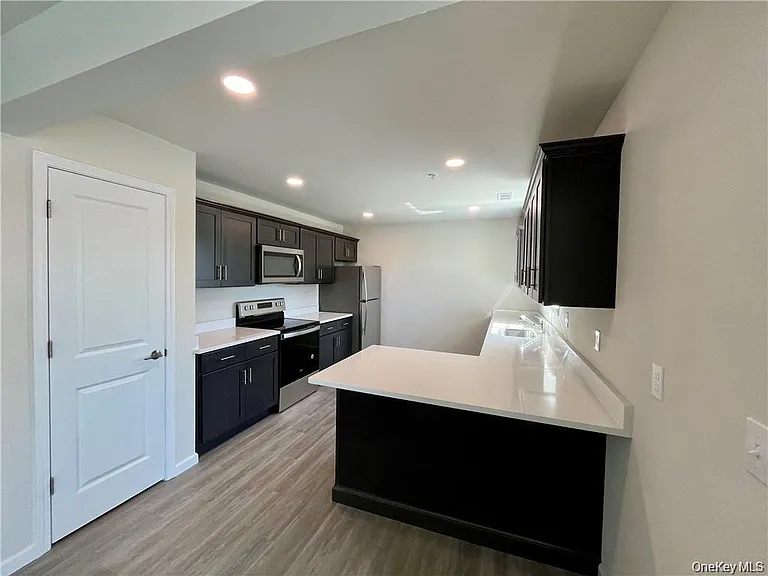 206 Golf Links Rd #825 — Photo 1