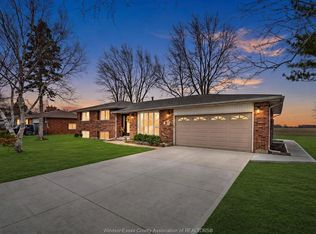 1765 Golfview Dr, Lasalle, ON N9J 1Z1