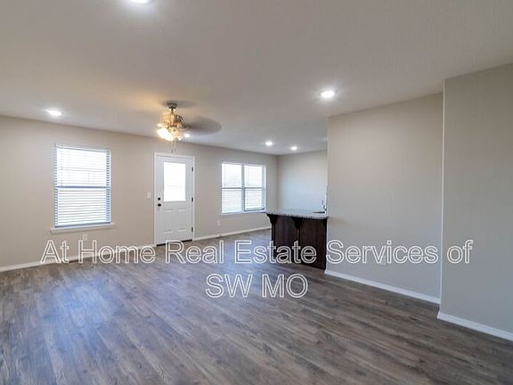 4th image of 1802 S 15th Ave
