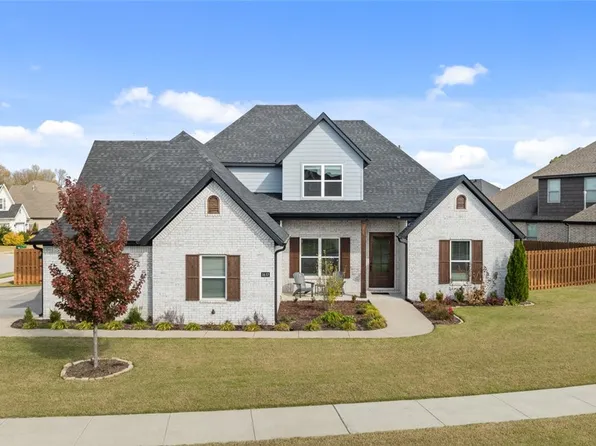 1611 Grace Pl, Bentonville, AR 72713