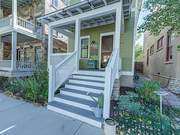  low water perennial gardens