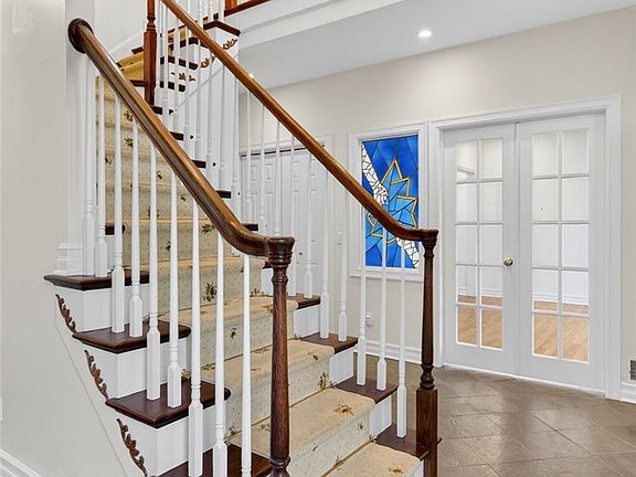 3rd image of 531 Cayuga Heights Rd