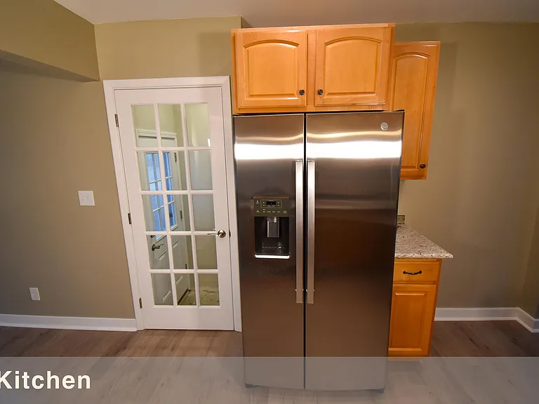 4823 Glenmina Dr — Photo 3