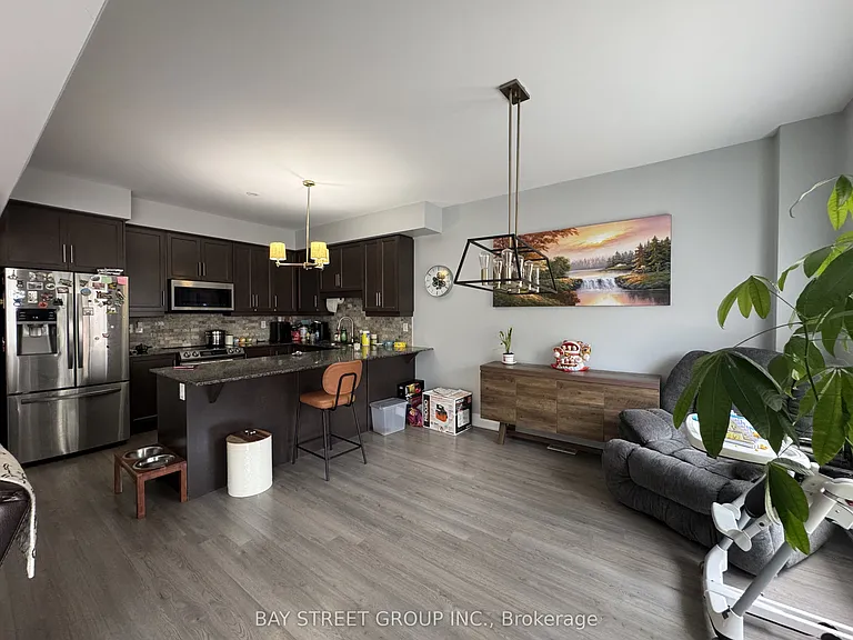 51 Dominion Cres — Photo 7