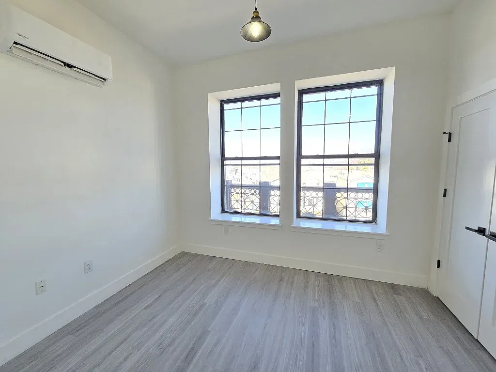 Studio, $1,476 — Photo 3