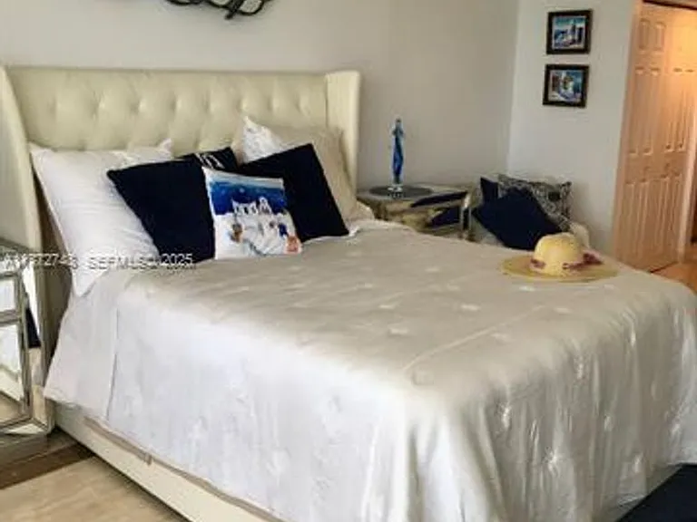 9341 Collins Avenue Cu #1203 — Photo 4