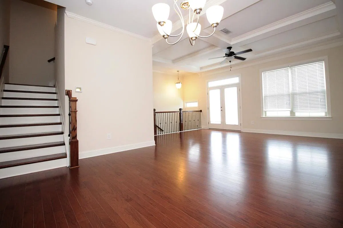 4 bed, 3.5 bath, 2760 sqft, $2,550 — Photo 3
