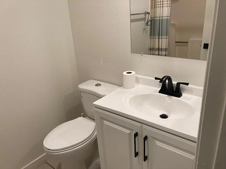 1903 Temple Ave #206 — Photo 5