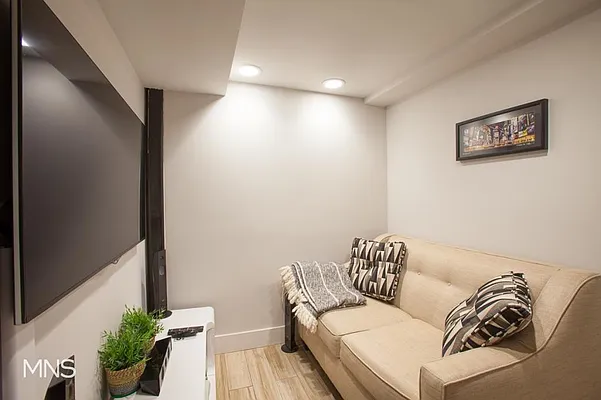 Rented by MNS | media 37