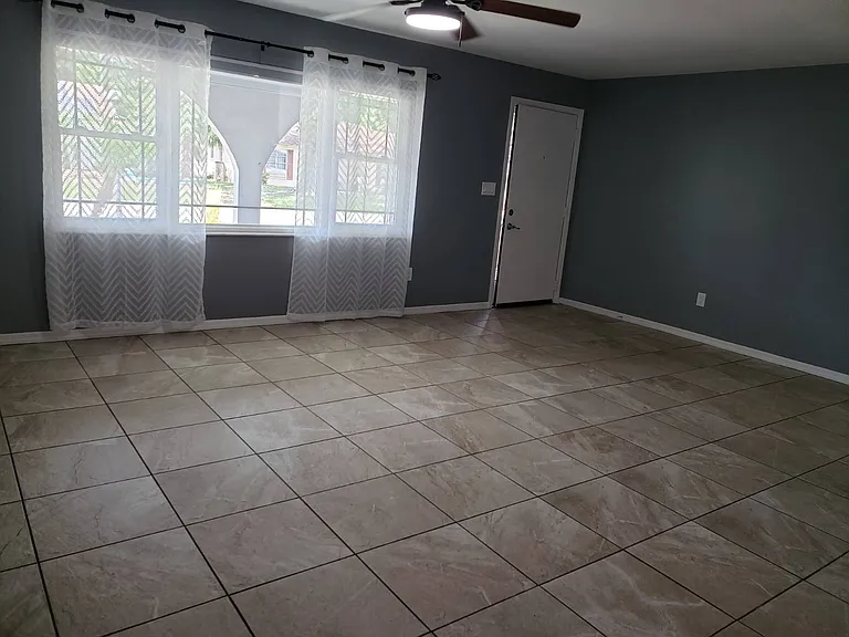 3923 Santiago St — Photo 16