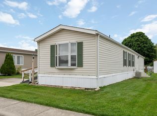 8 Winter Pine Dr, Delaware, OH 43015