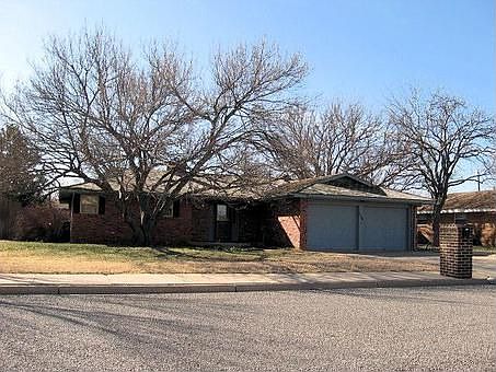 1st image of 120 E 28th Ave