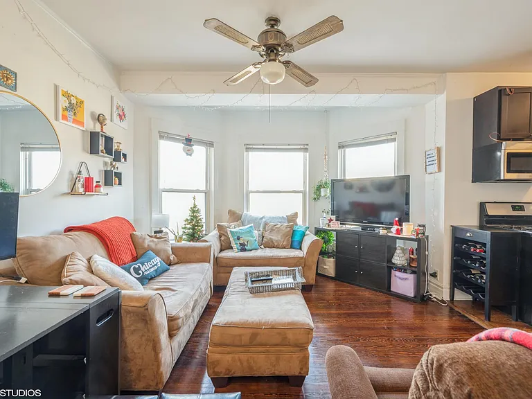 1149 W Cornelia Ave #3W — Photo 1