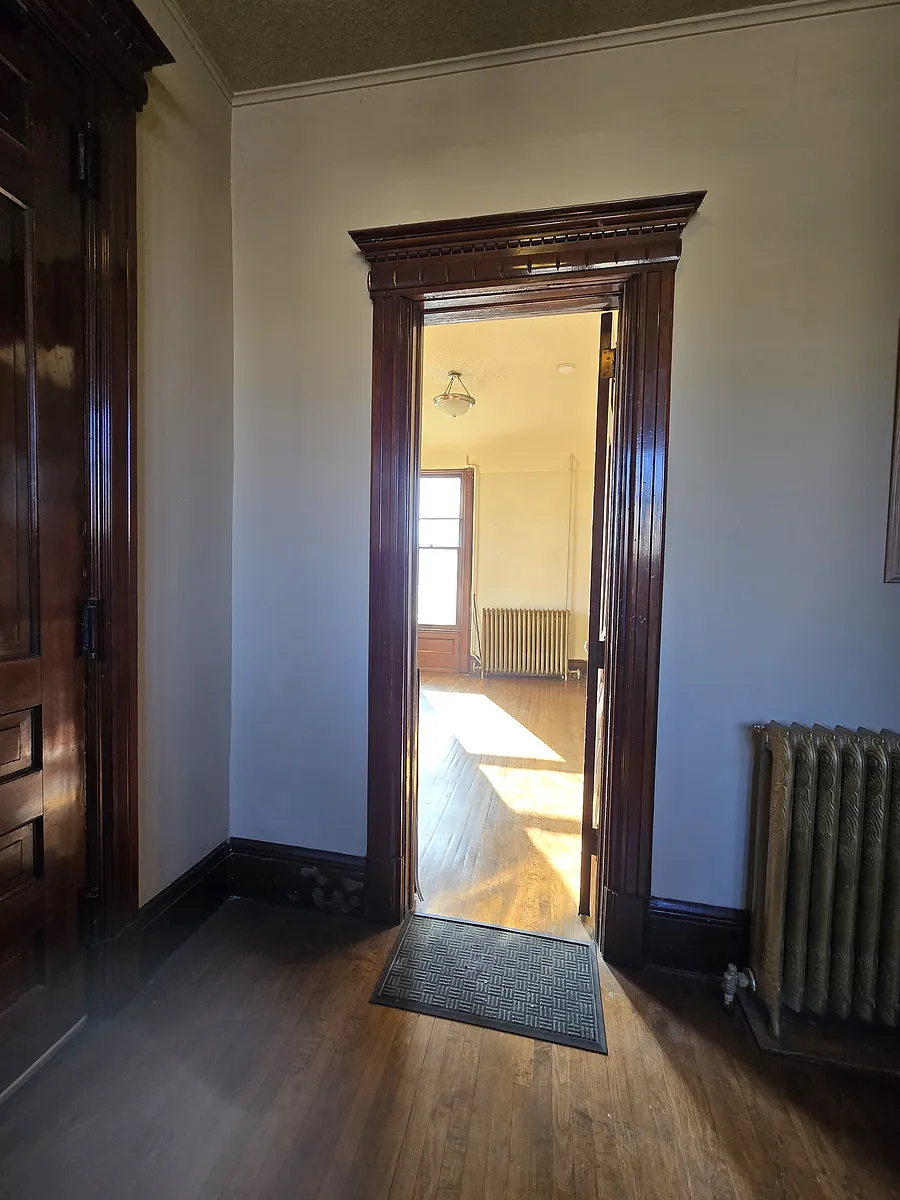 Front door apartment entry - 337 N 7th St #1