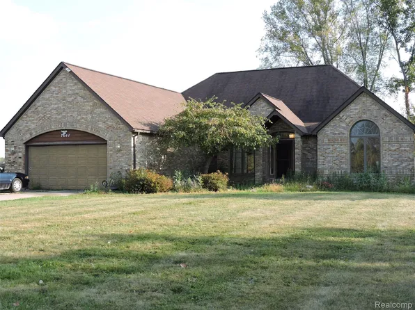 7407 Beecher Rd, Flint, MI 48532