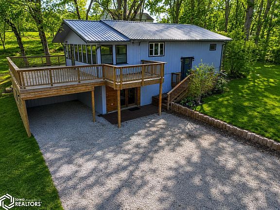3rd image of 3157 Forest Dr