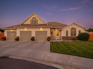 617 S Young Ct, Kennewick, WA 99336
